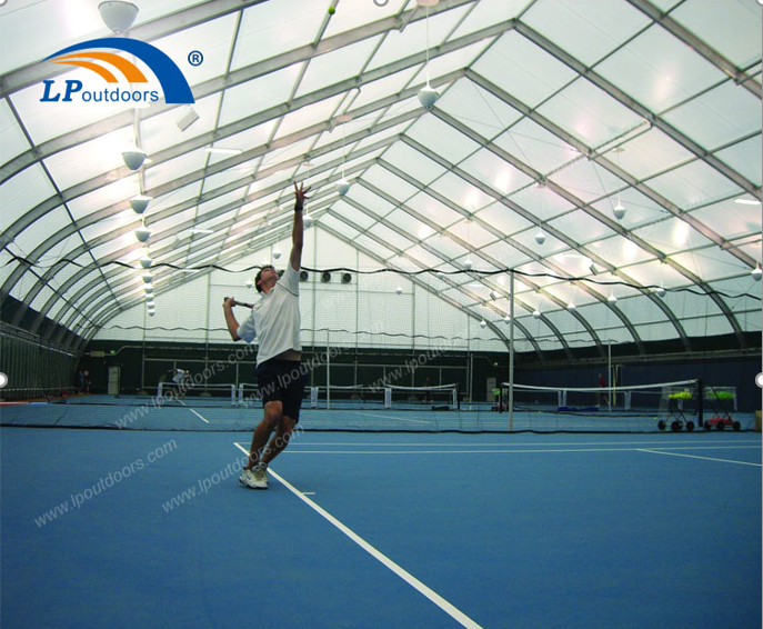 Grande tente de sports de courbe de structure en aluminium protégeant du vent comme court de tennis extérieur